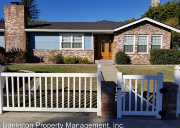 1556 East Coelho Avenue