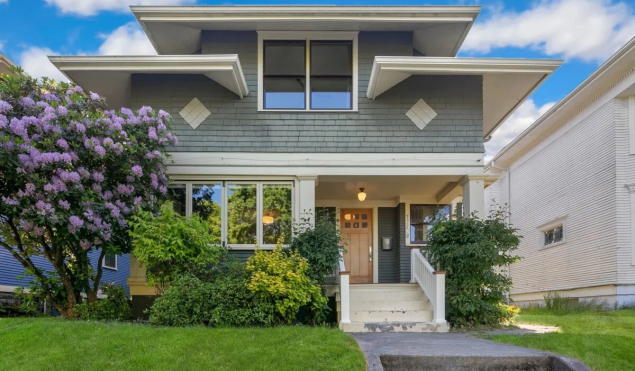 7 Ways to Up Your Home’s Spring Curb Appeal