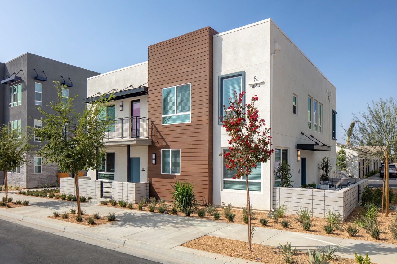 435 West Gladstone Street