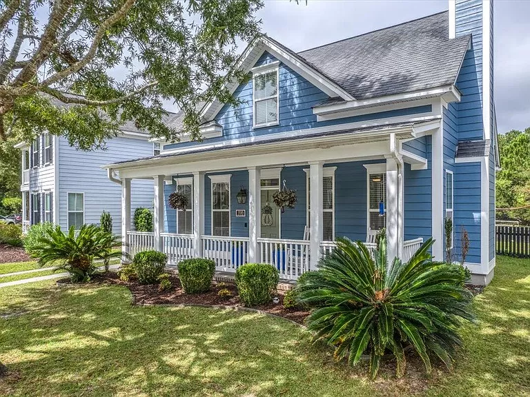 570 West 10th Street, Unit 22