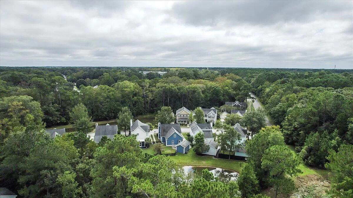 1557 North Honore Street