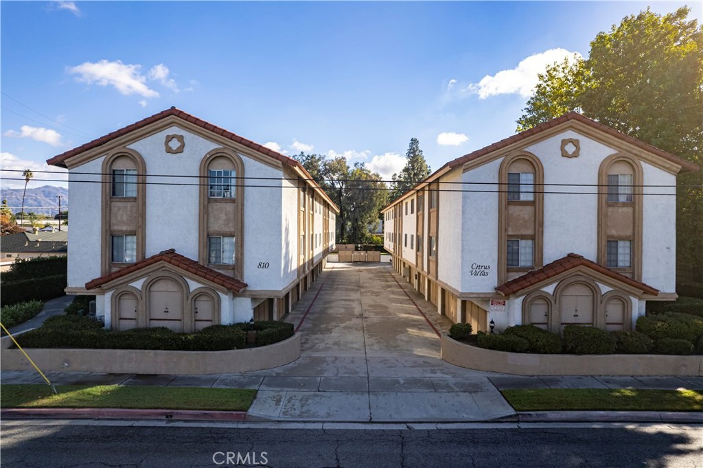 810 South Citrus Avenue