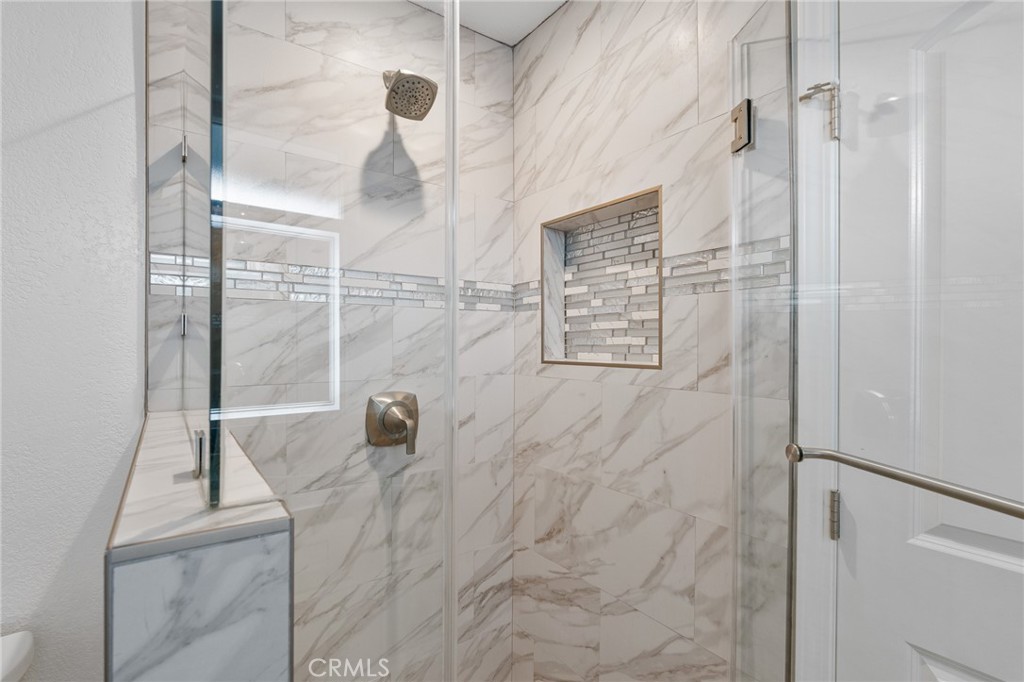 151 North Alameda Avenue, Unit 5