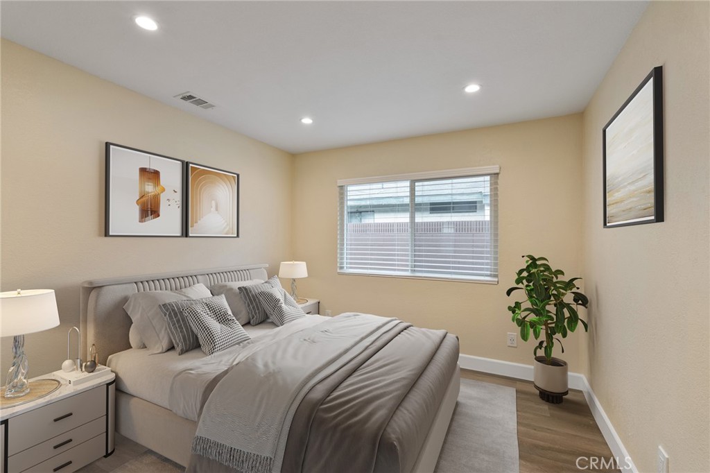 151 North Alameda Avenue, Unit 5