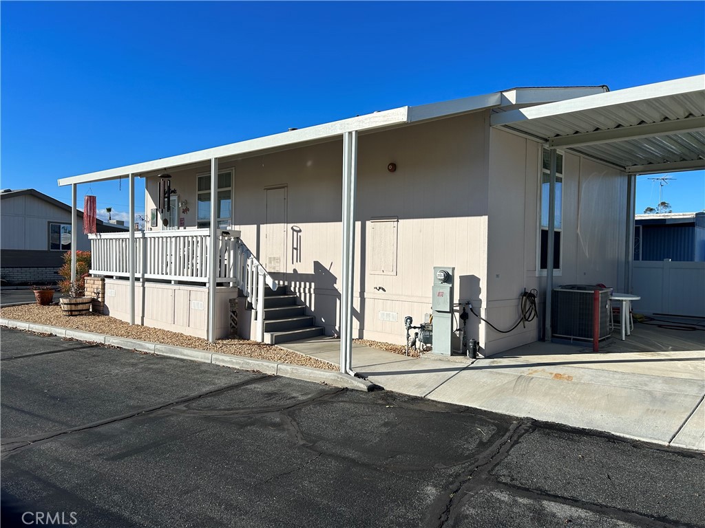 999 South Santa Fe Avenue